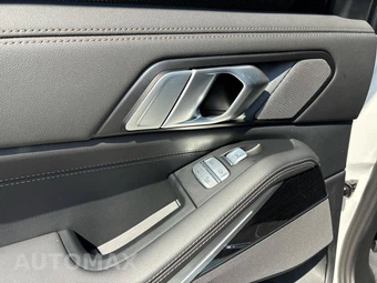 2025 BMW X7 M60i - miniatura 35