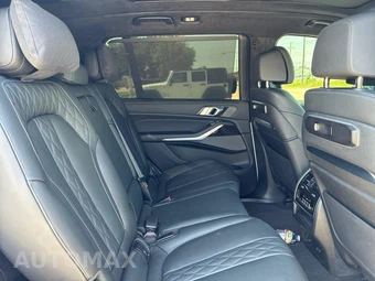 2025 BMW X7 M60i - miniatura 58