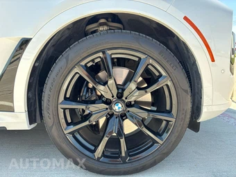 2025 BMW X7 M60i - miniatura 7