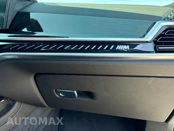 2025 BMW X7 M60i - miniatura 76