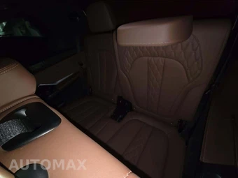 2025 BMW X7 M60i – miniatura 14
