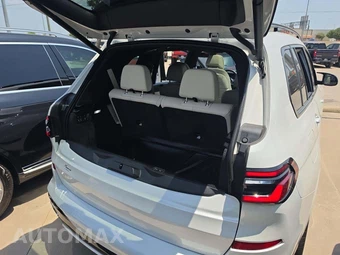 2025 BMW X7 M60i – miniatura 15