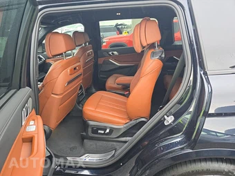2025 BMW X7 M60i – miniatura 19