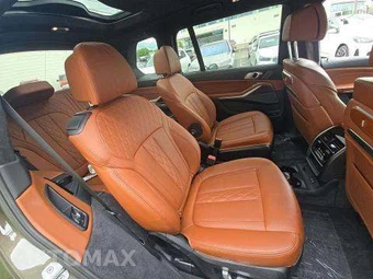 2025 BMW X7 M60i – miniatura 17