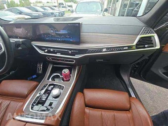 2025 BMW X7 M60i – miniatura 20