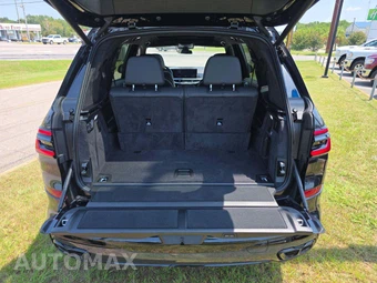 2025 BMW X7 M60i - miniatura 15