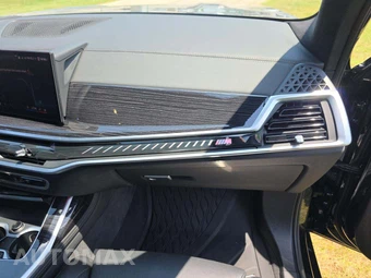 2025 BMW X7 M60i - miniatura 20