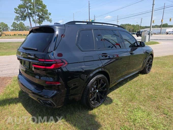2025 BMW X7 M60i - miniatura 3