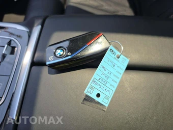 2025 BMW X7 M60i - miniatura 8