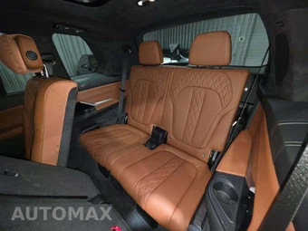 2025 BMW X7 M60i – miniatura 11