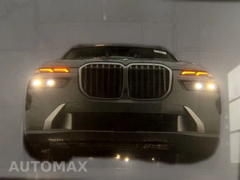 2025 BMW X7 xDrive40i - miniatura 3