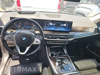 2025 BMW X7 xDrive40i - miniatura 17