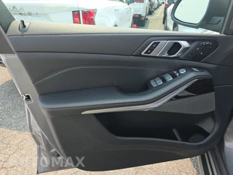 2025 BMW X7 xDrive40i – miniatura 9