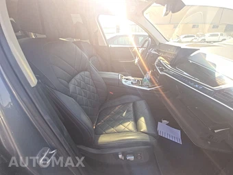 2025 BMW X7 xDrive40i - miniatura 8