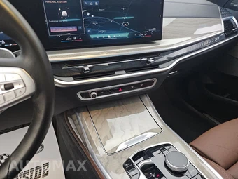 2025 BMW X7 xDrive40i - miniatura 11