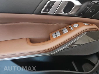 2025 BMW X7 xDrive40i - miniatura 18