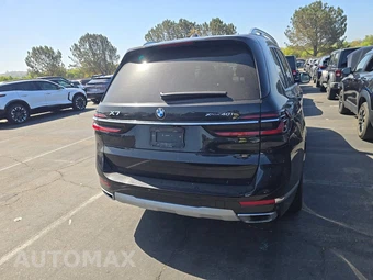 2025 BMW X7 xDrive40i - miniatura 5