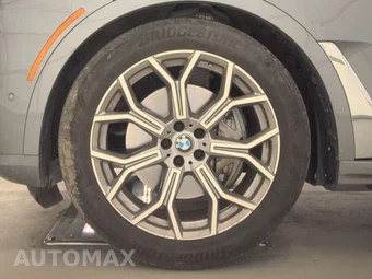 2025 BMW X7 xDrive40i – miniatura 9