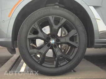 2025 BMW X7 xDrive40i – miniatura 9