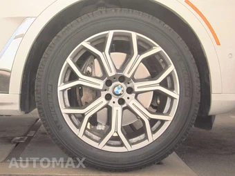2025 BMW X7 xDrive40i - miniatura 10