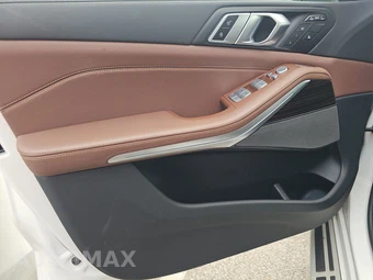 2025 BMW X7 xDrive40i - miniatura 15