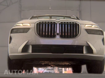 2025 BMW X7 xDrive40i - miniatura 3