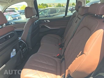 2025 BMW X7 xDrive40i – miniatura 13