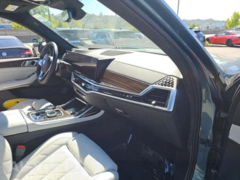 2025 BMW X7 xDrive40i – miniatura 17