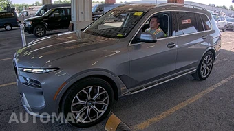 2025 BMW X7 xDrive40i