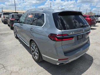 2025 BMW X7 xDrive40i – miniatura 6