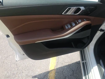 2025 BMW X7 xDrive40i – miniatura 9