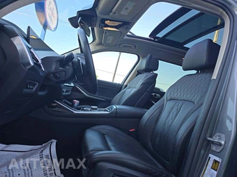 2025 BMW X7 xDrive40i - miniatura 6