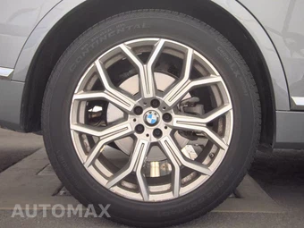 2025 BMW X7 xDrive40i – miniatura 11