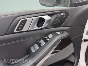 2025 BMW X7 xDrive40i - miniatura 30
