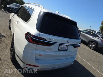 2025 BMW X7 xDrive40i – miniatura 5