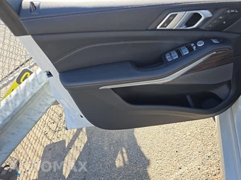2025 BMW X7 xDrive40i – miniatura 9