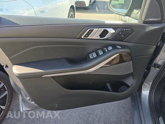 2025 BMW X7 xDrive40i – miniatura 9