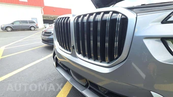 2025 BMW X7 xDrive40i – miniatura 26