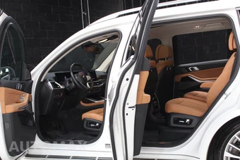 2025 BMW X7 xDrive40i – miniatura 23