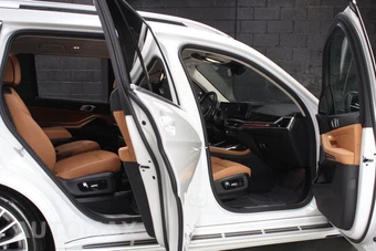 2025 BMW X7 xDrive40i – miniatura 25