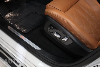 2025 BMW X7 xDrive40i – miniatura 30