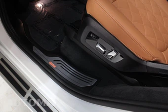 2025 BMW X7 xDrive40i – miniatura 36