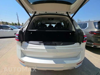 2025 BMW X7 xDrive40i - miniatura 15