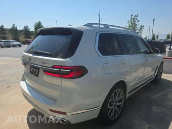2025 BMW X7 xDrive40i - miniatura 3