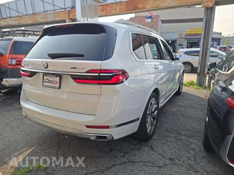 2025 BMW X7 xDrive40i - miniatura 3