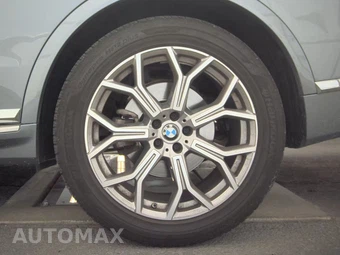 2025 BMW X7 xDrive40i – miniatura 12