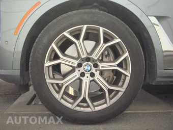 2025 BMW X7 xDrive40i – miniatura 9