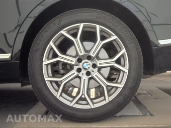 2025 BMW X7 xDrive40i – miniatura 12