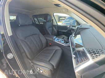 2025 BMW X7 xDrive40i – miniatura 14