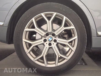2025 BMW X7 xDrive40i – miniatura 11